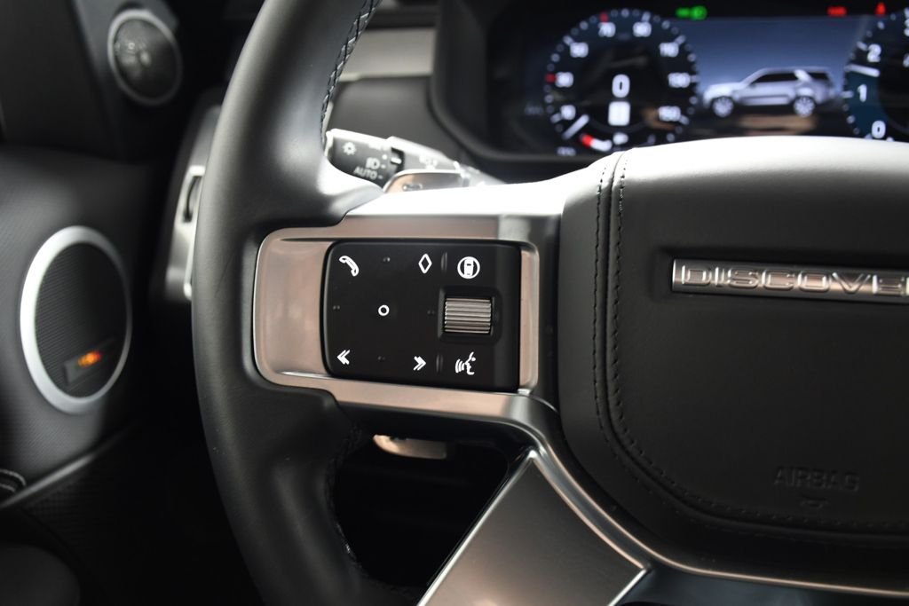 Certified Used 2025 Fuji White Land Rover Dynamic SE image 29
