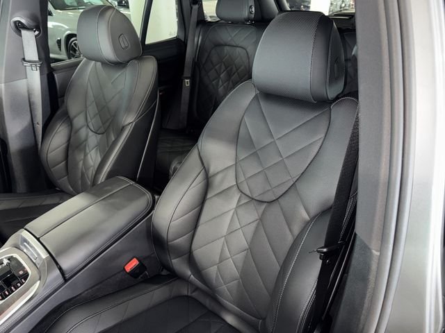 Certified Used 2025 Skyscraper Grey Metallic BMW xDrive50e image 33