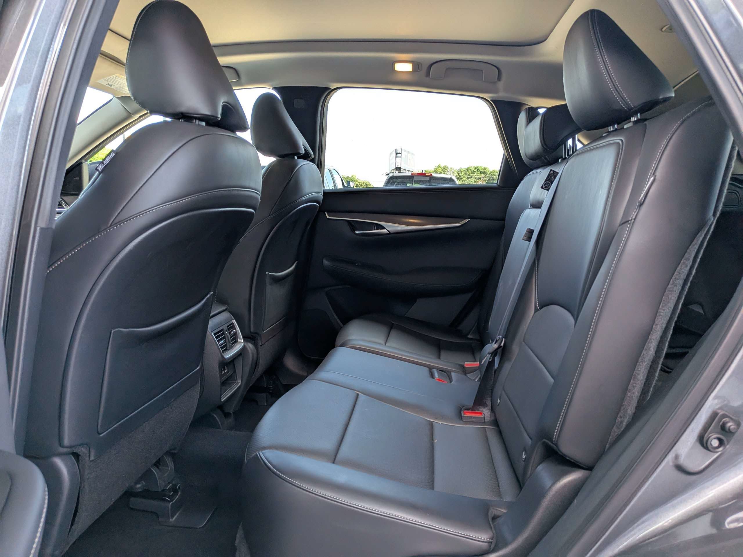 Used 2023 Gray INFINITI LUXE image 8