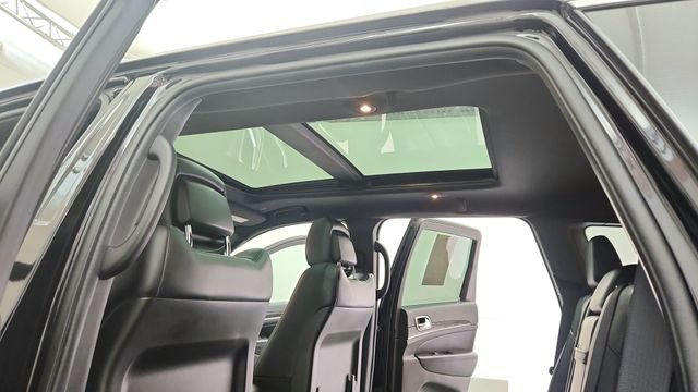 Used 2022 Black Jeep Limited image 20