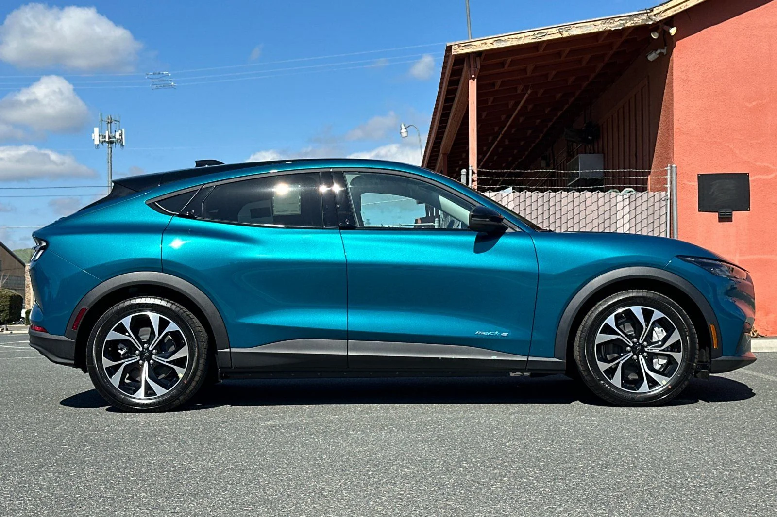 New 2026 Adriatic Blue Metallic Ford Select image 3