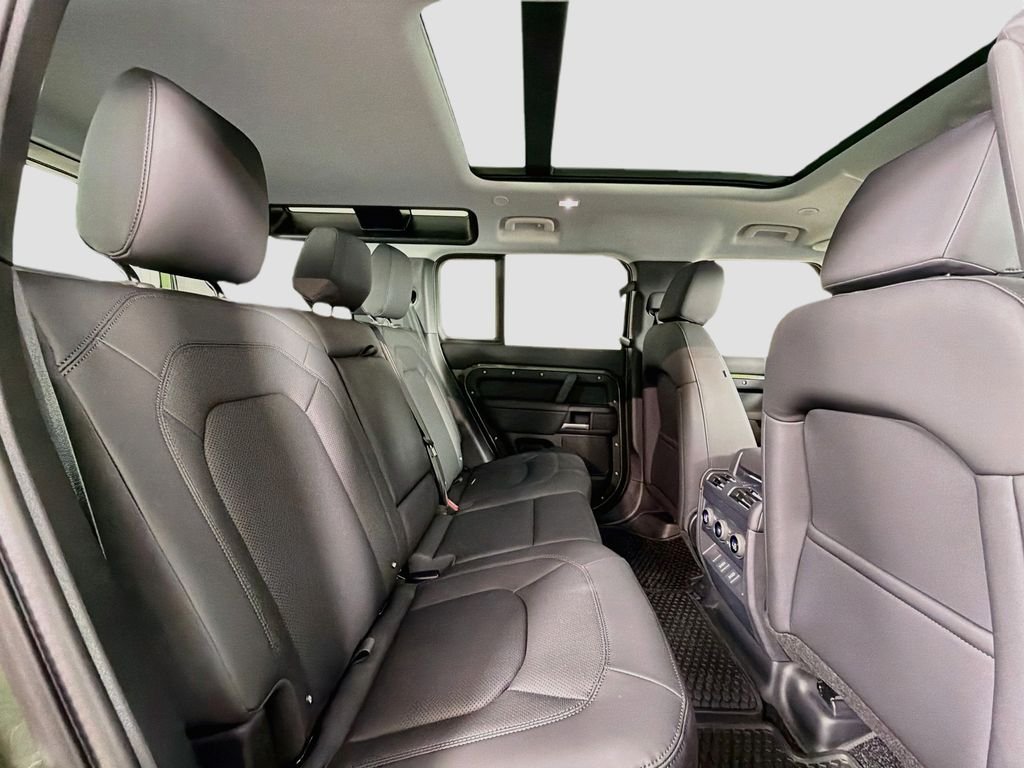 New 2026 Woolstone Green Land Rover S image 28