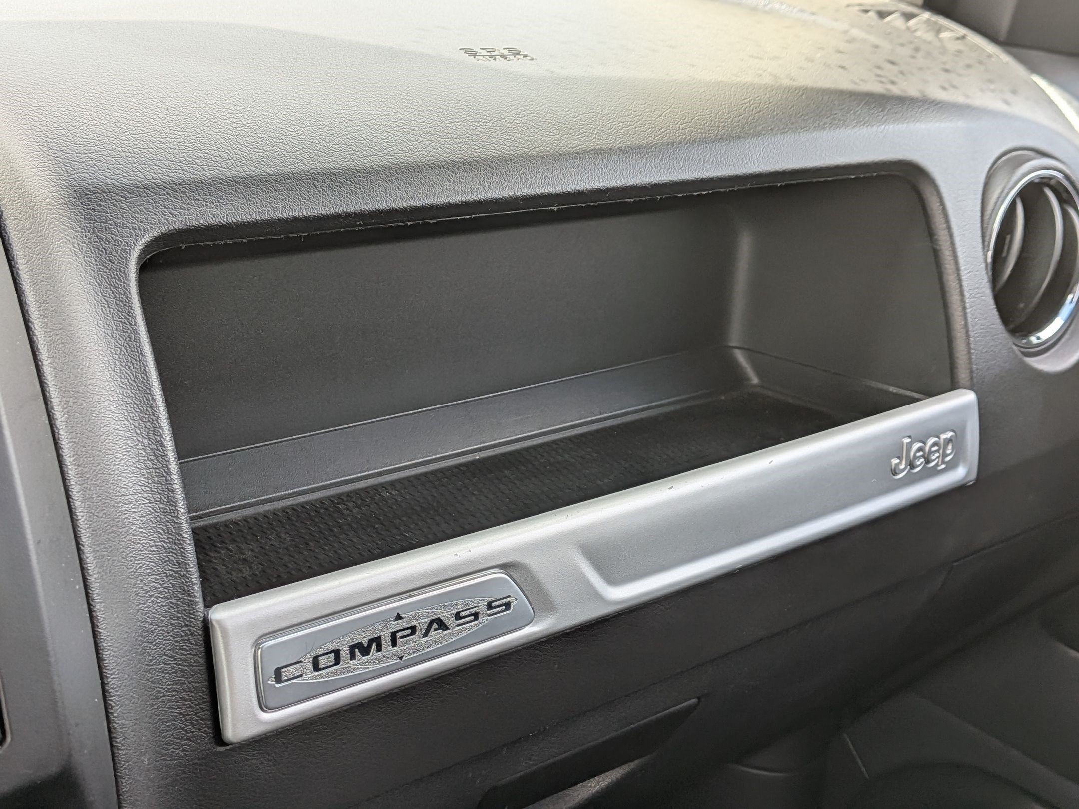 Used 2014 Billet Silver Clearcoat Metallic Jeep Sport image 22