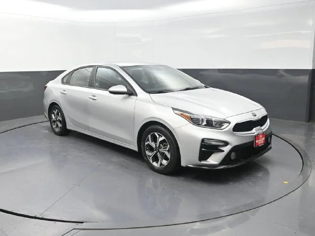 Used 2021 Silver Kia LXS image 10