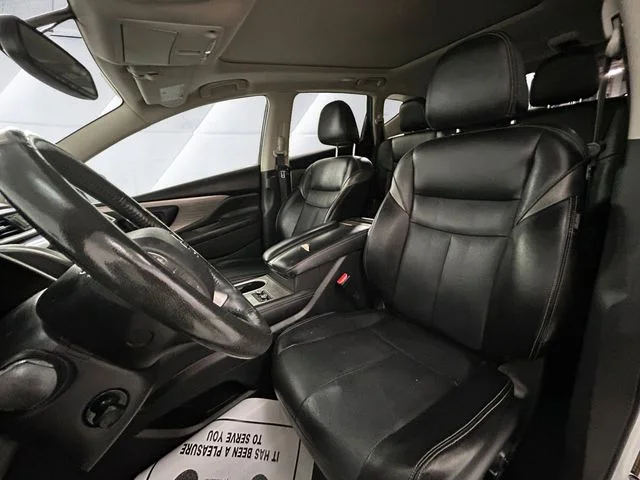 Used 2018 White Nissan Platinum image 8