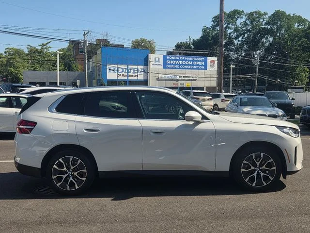 Used 2026 Mineral White Metallic BMW 30 xDrive image 4