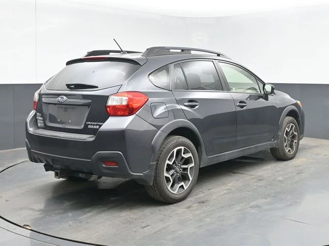 Used 2016 Gray Subaru 2.0i Premium image 9