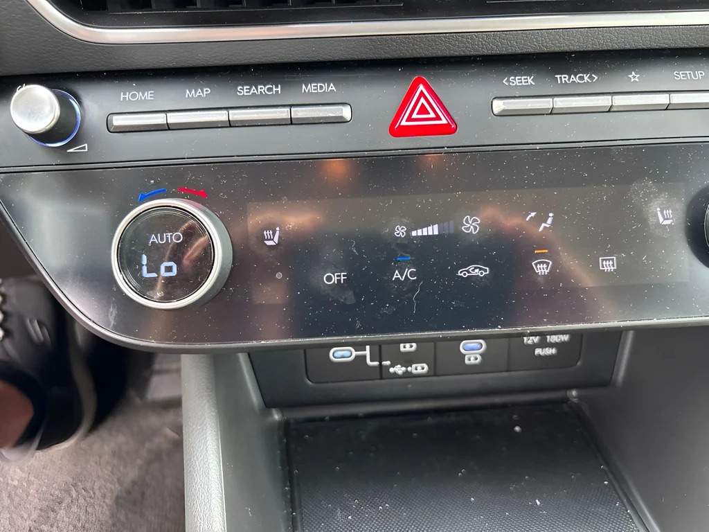 Used 2025 Abyss Black Hyundai SEL image 30