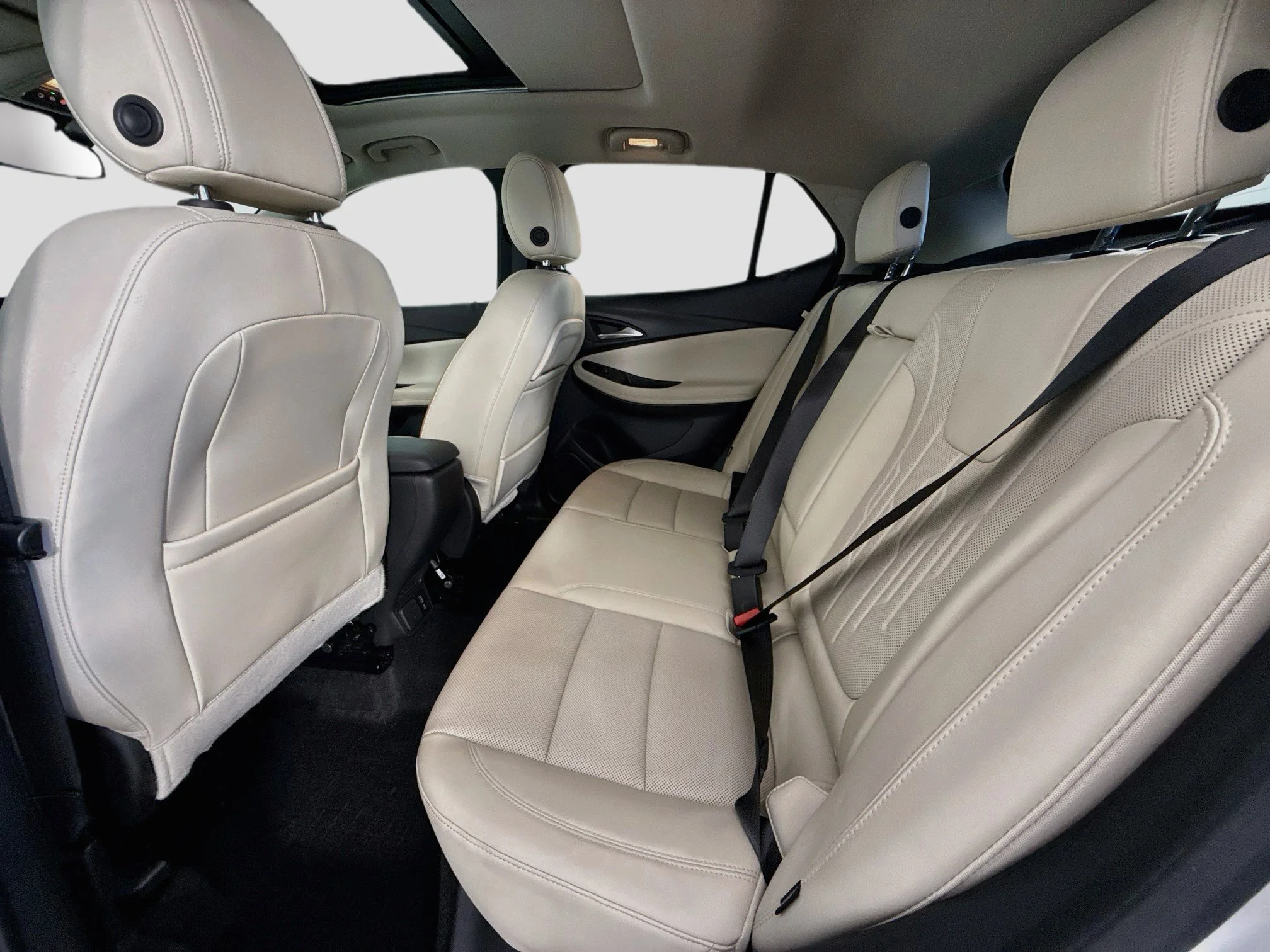 Used 2024 White Frost Tricoat Buick Avenir image 26