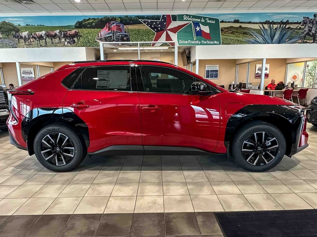 2026 Toyota bZ XLE - Photo 4