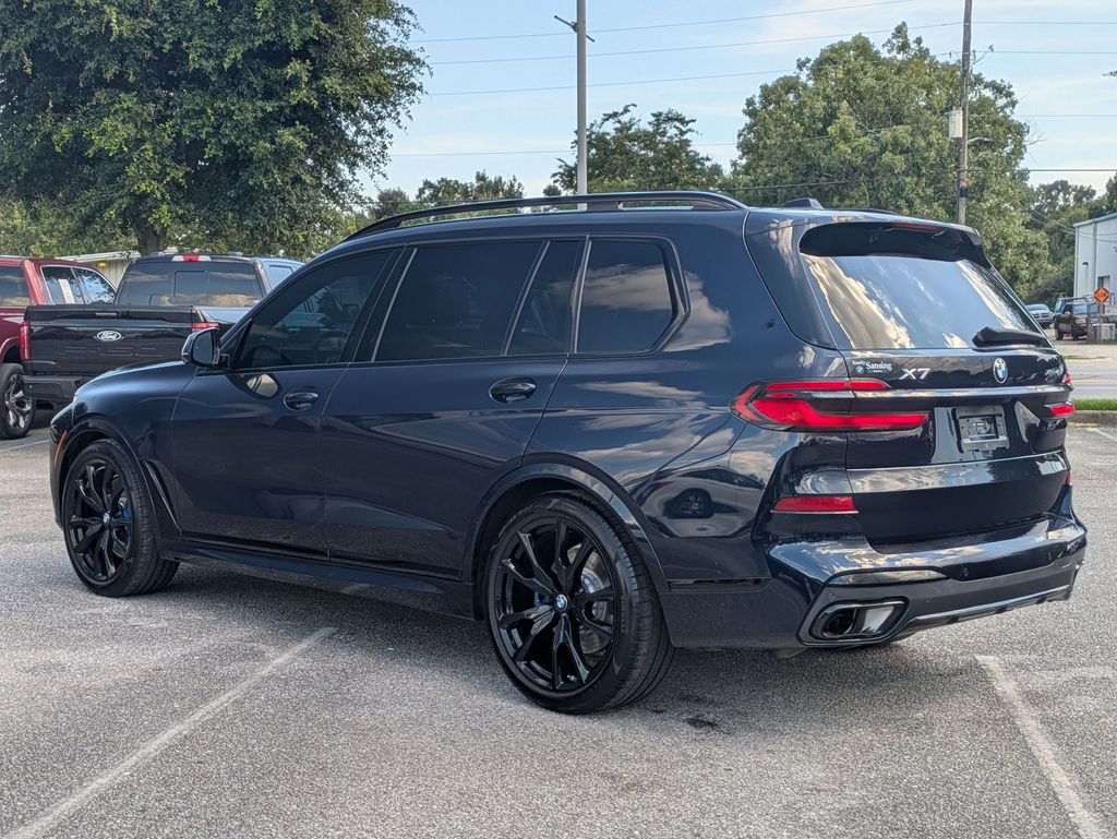 Used 2026 Black BMW xDrive40i image 3