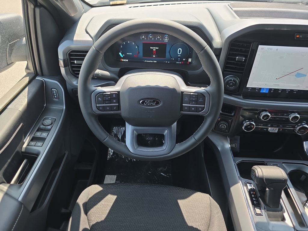 New 2026 Oxford White Ford XLT image 15