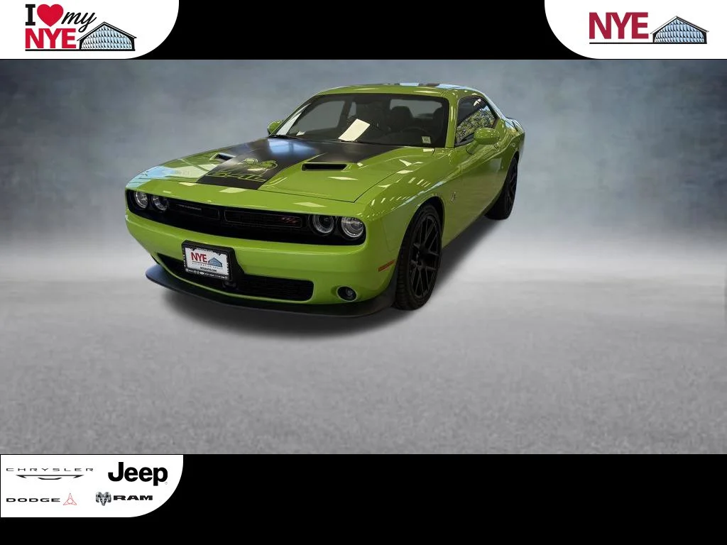 Used 2015 Beige Dodge R/T Scat Pack image 1
