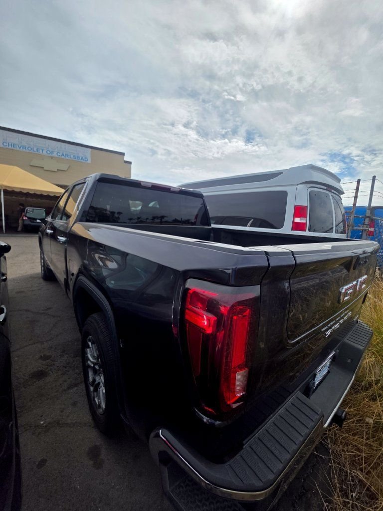 Used 2025 Titanium Rush Metallic GMC SLT image 3