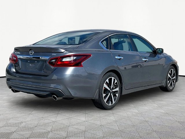Used 2018 Gun Metallic Nissan 2.5 SR image 6