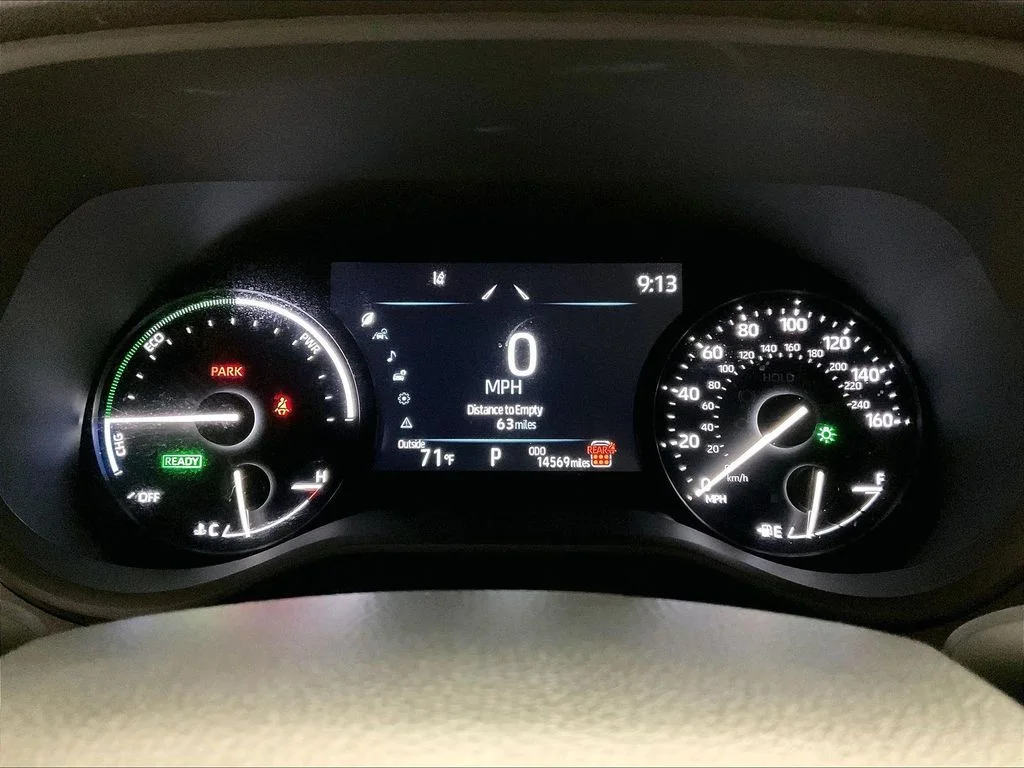 Used 2025 Silver Toyota XLE image 24