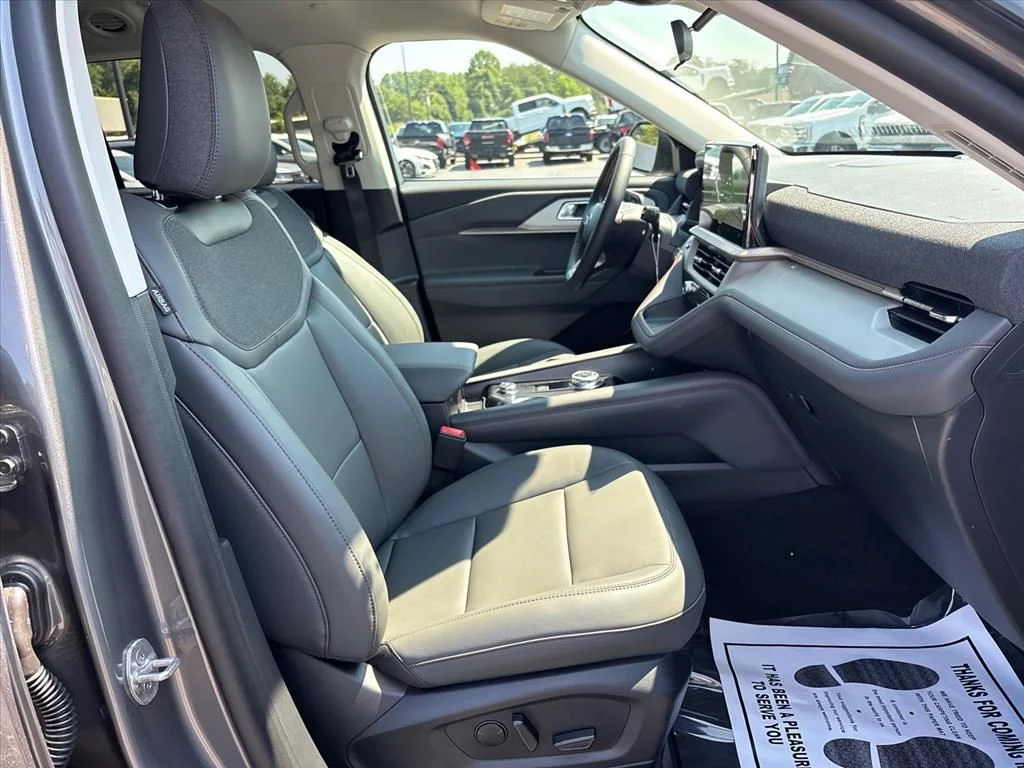 New 2026 Carbonized Gray Metallic Ford Active image 11