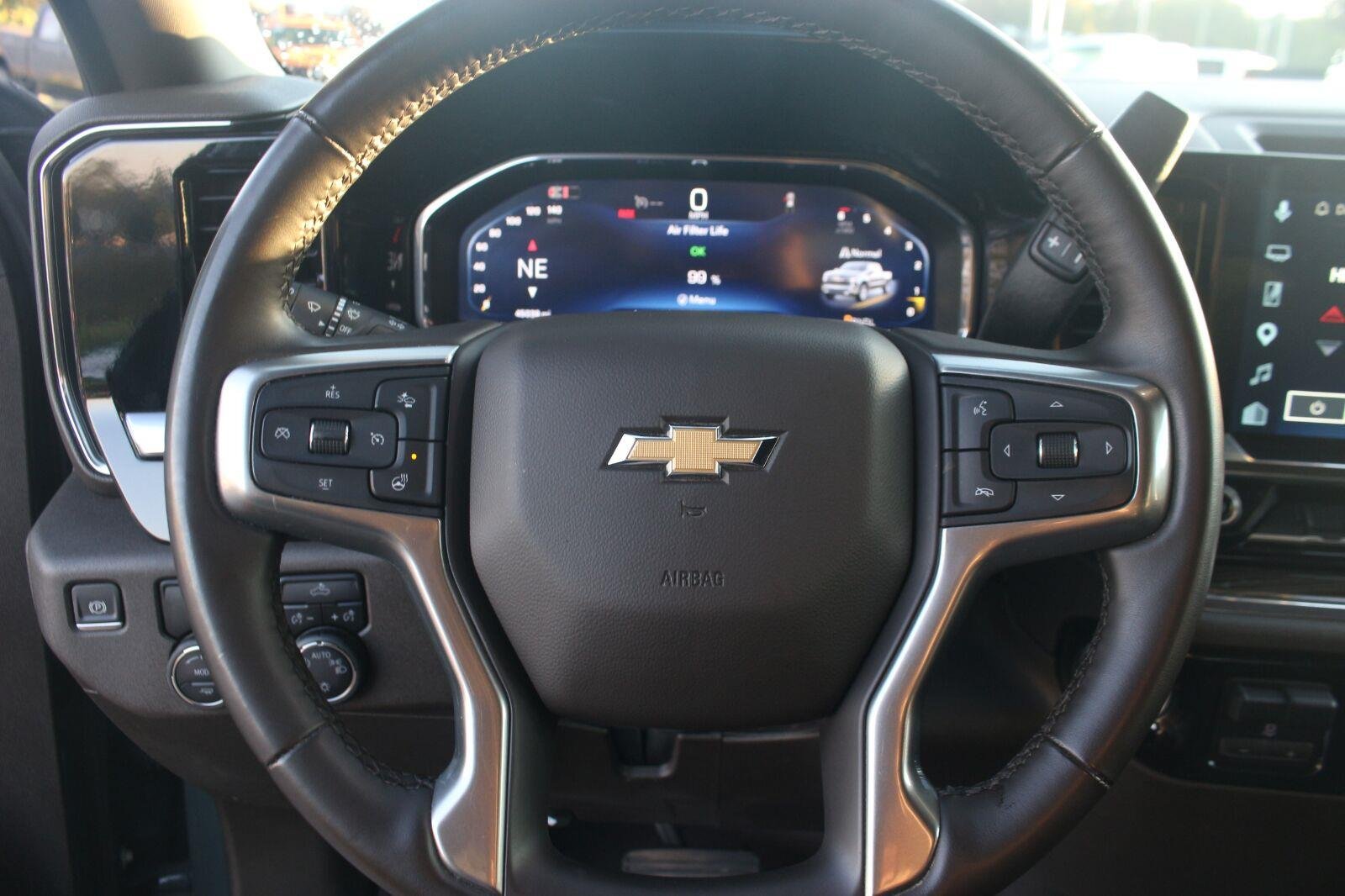 Used 2025 Cypress Gray Chevrolet LT image 19