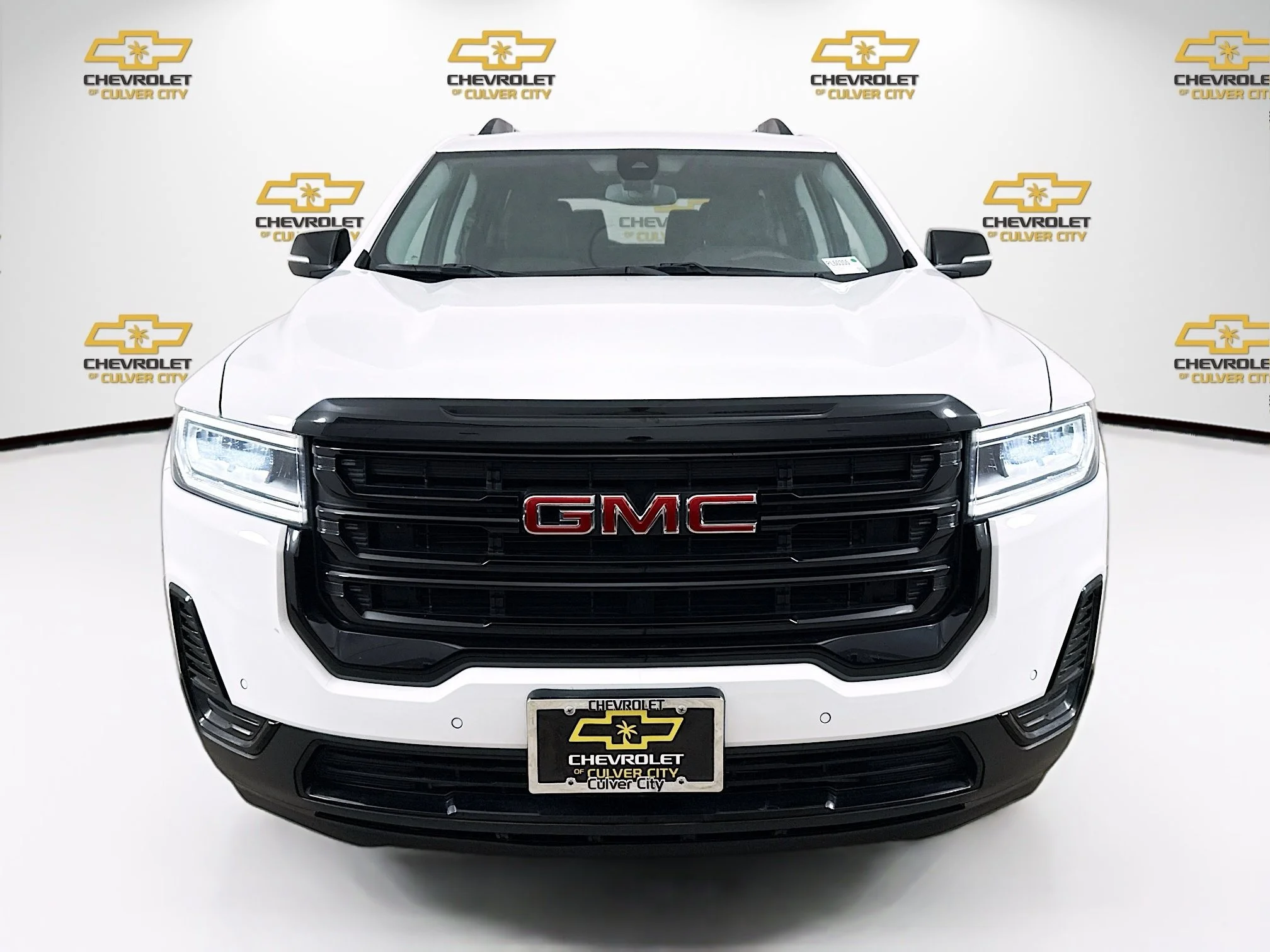 Used 2023 Summit White GMC SLE image 2