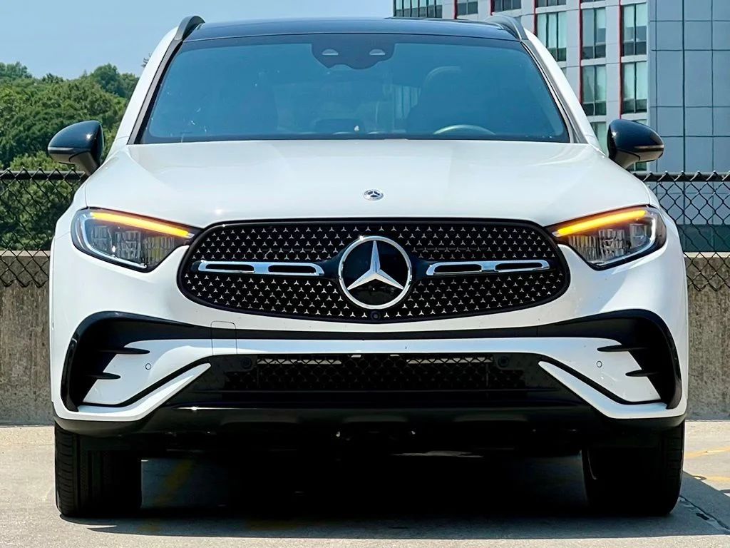 Certified Used 2024 White Mercedes-Benz GLC 300 image 3