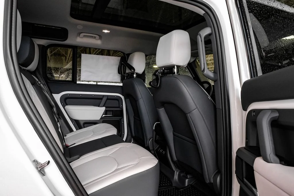 New 2026 Borasco Grey Metallic Land Rover S image 25