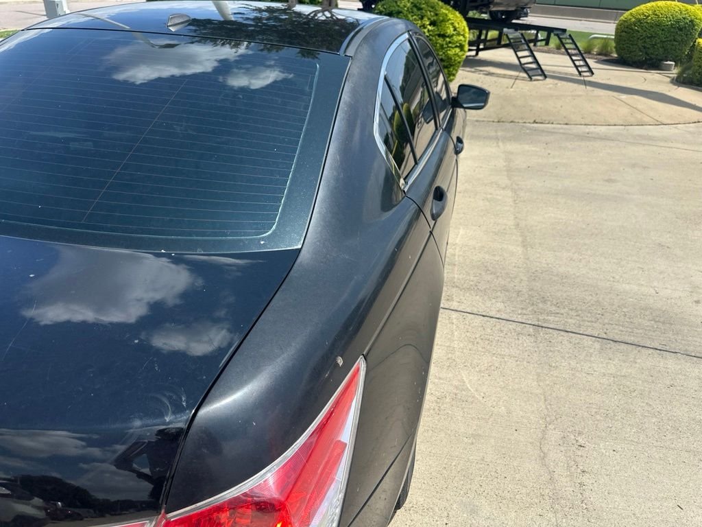 Used 2011 Black Honda EX-L image 9