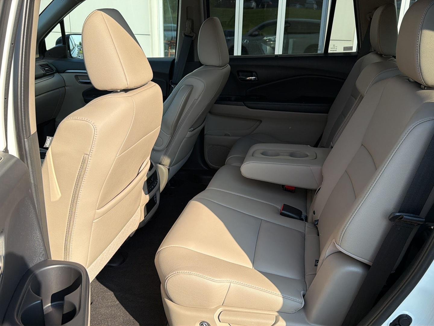 Used 2019 White Diamond Pearl Honda EX-L image 11