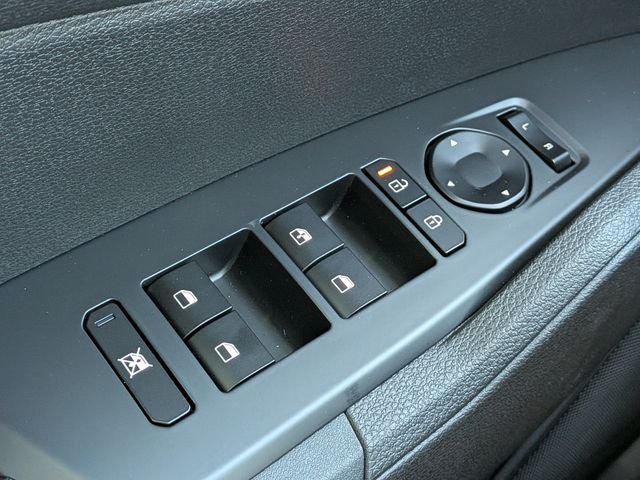 New 2026 Glacial White Pearl Kia LX image 26