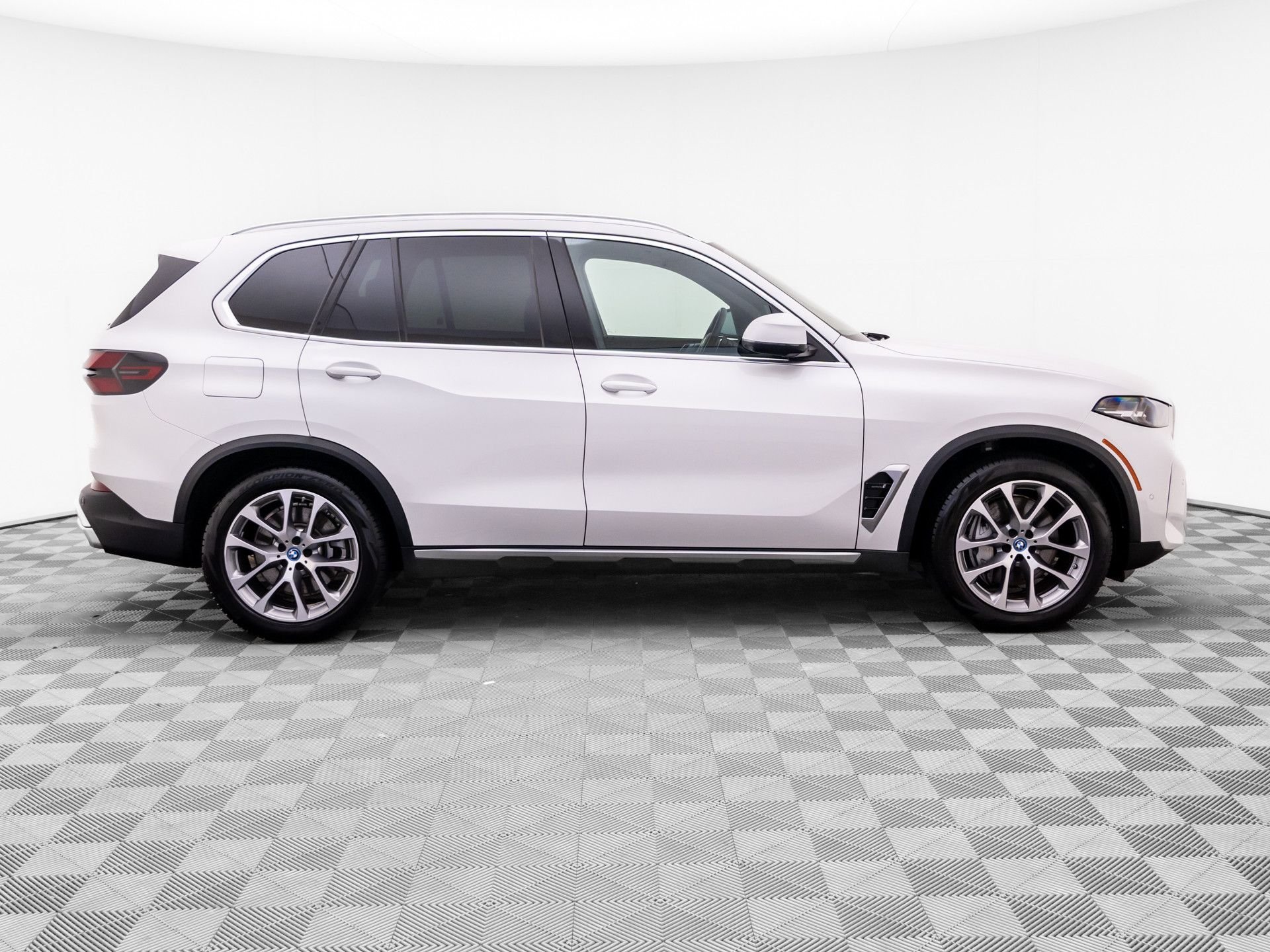 Certified Used 2024 Mineral White Metallic BMW xDrive50e image 8