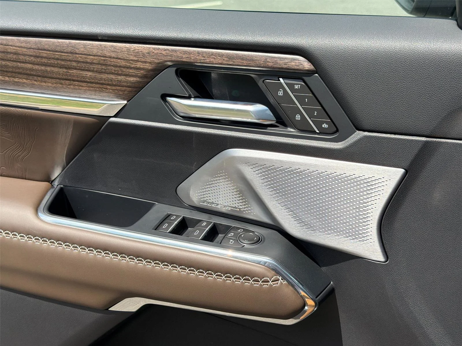 2026 GMC Acadia Denali Ultimate - Photo 30