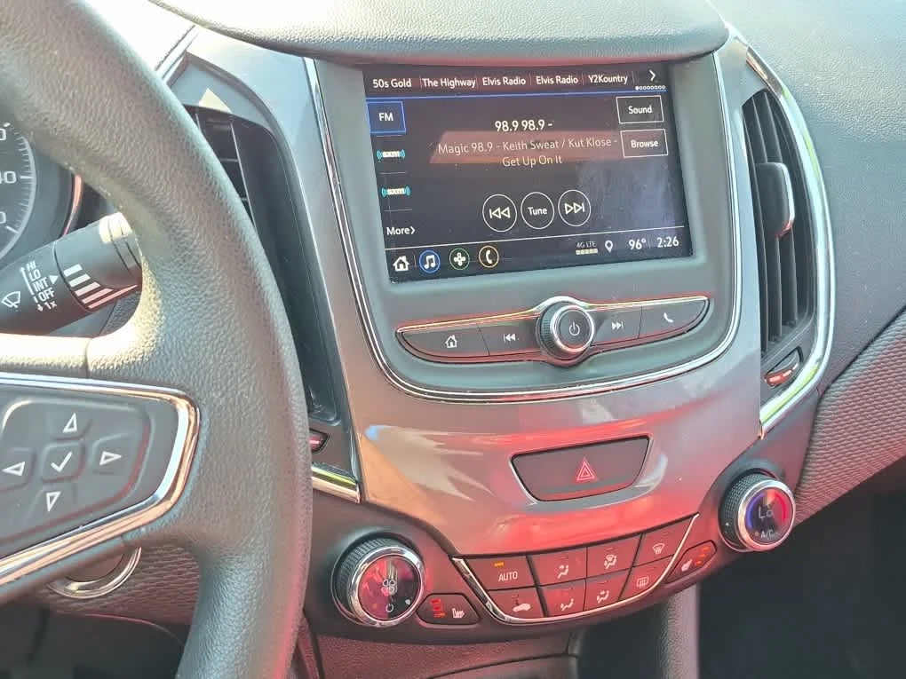 Used 2019 Summit White Chevrolet LT image 13