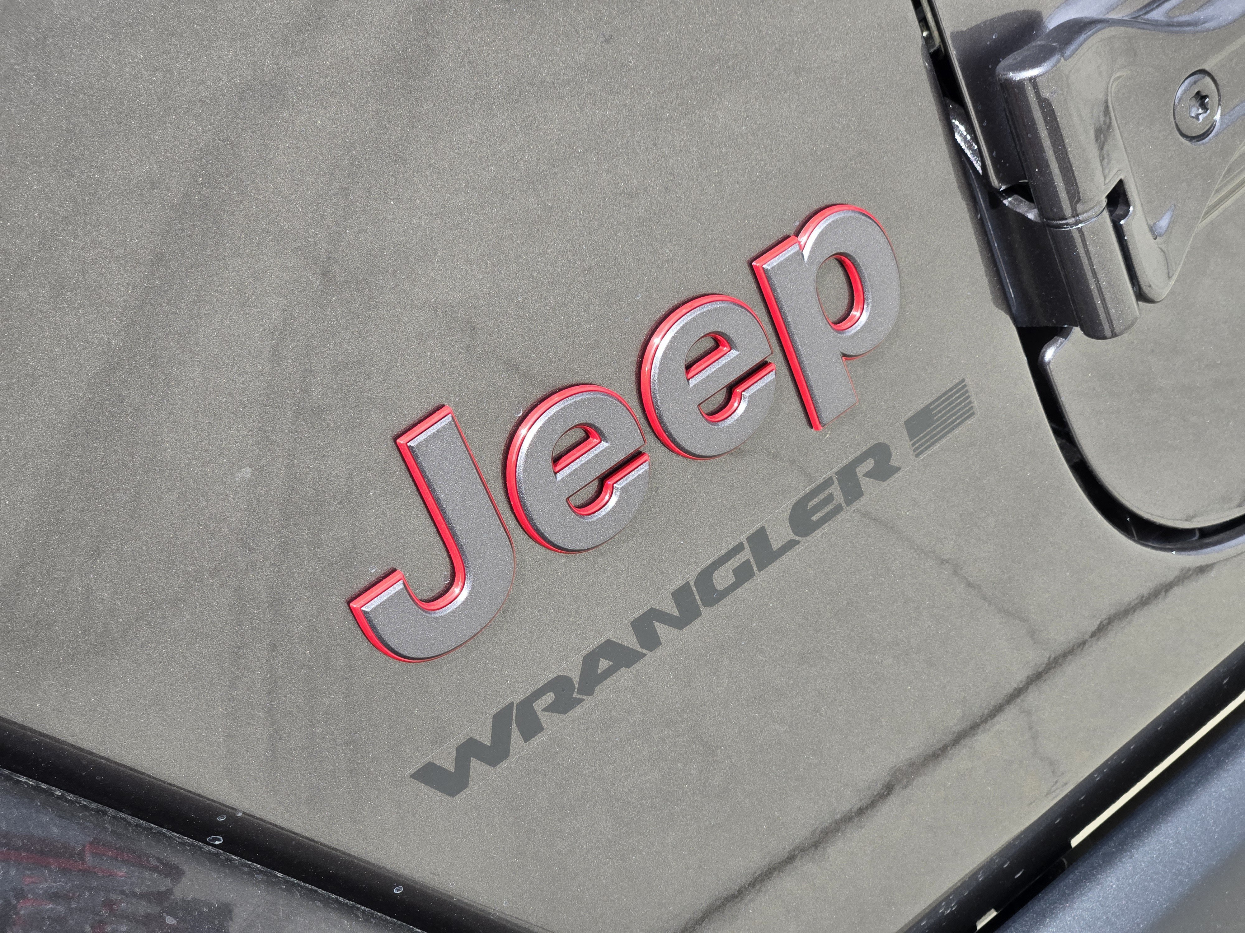 New 2026 Granite Crystal Metallic Clear-Coat Exterior Paint Jeep Rubicon X image 8