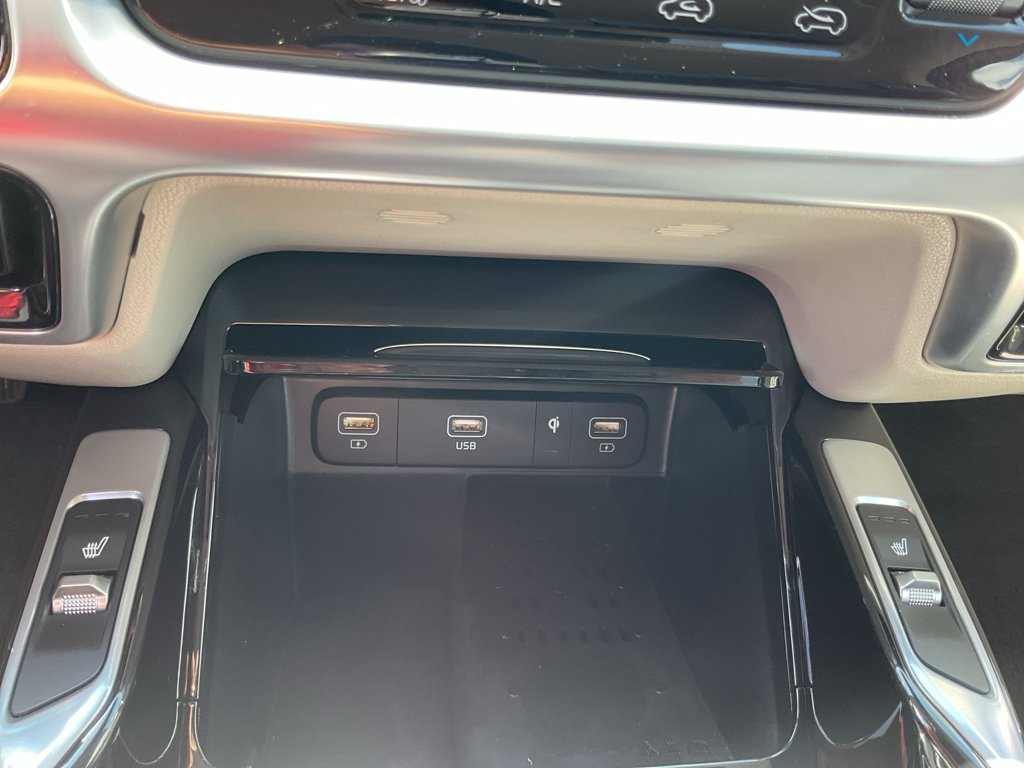 Used 2022 Runway Red Kia SX image 28