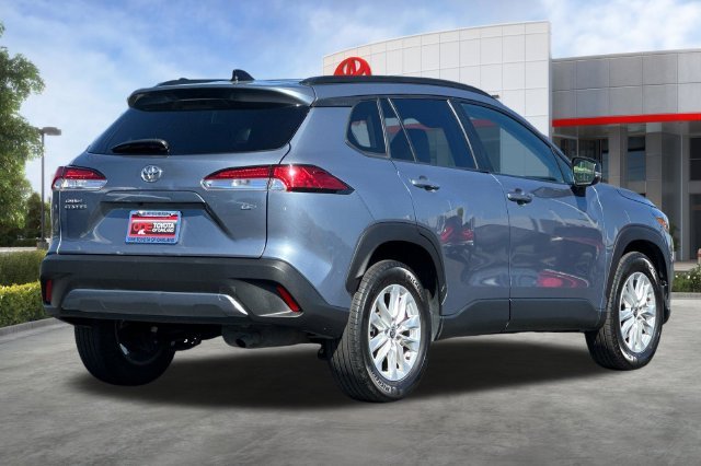 Certified Used 2025  Toyota LE image 5