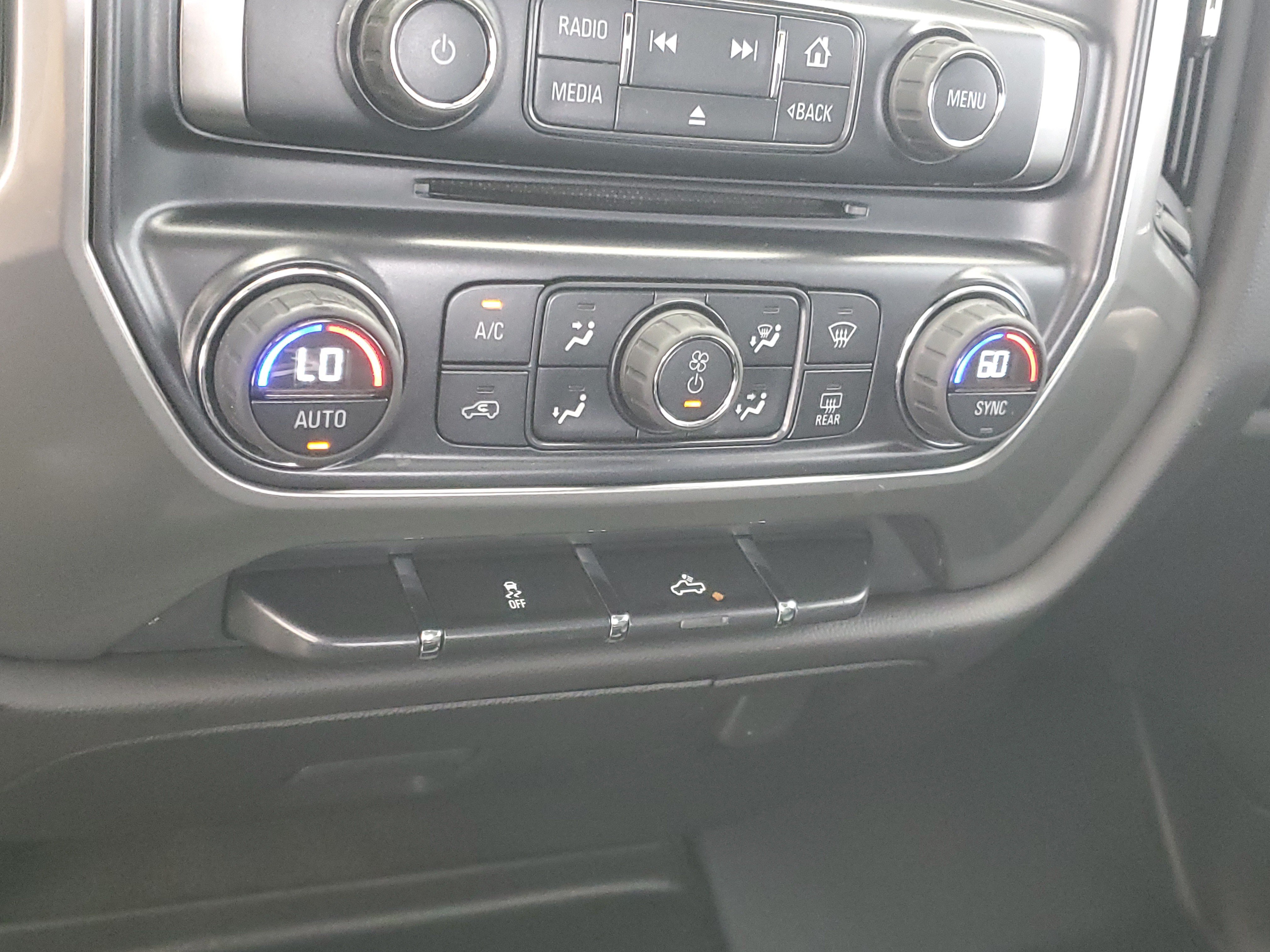 Used 2015 White Diamond Pearl Chevrolet LT image 29