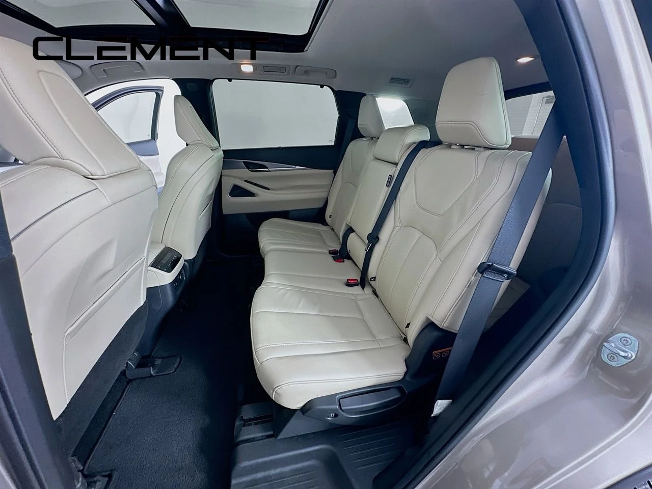 Used 2023 Warm Titanium INFINITI LUXE image 33