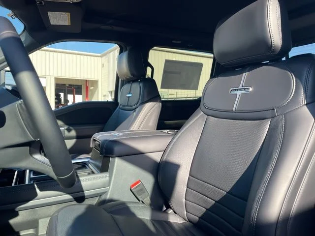 2026 Ford F-250 Super Duty Platinum - Photo 8