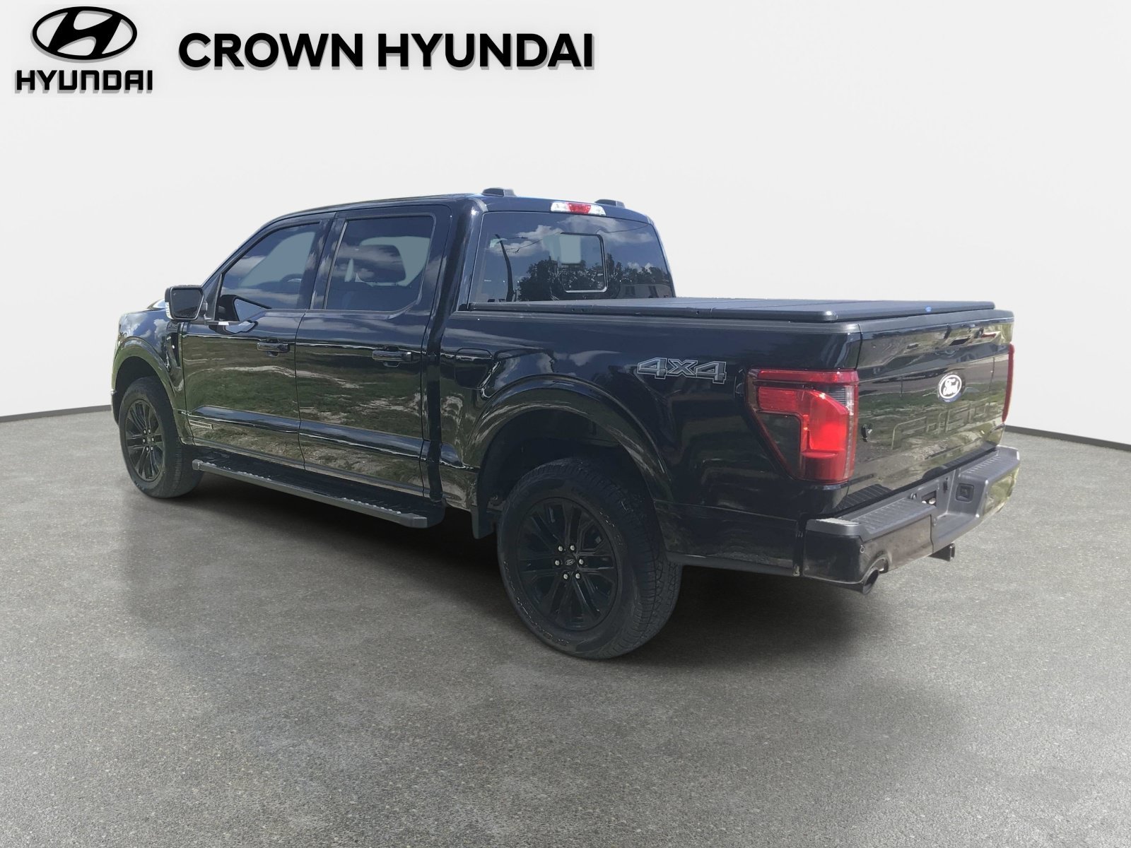 Used 2025 Black Metallic Ford XLT image 6