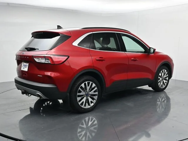 Used 2022 Red Ford Titanium image 9