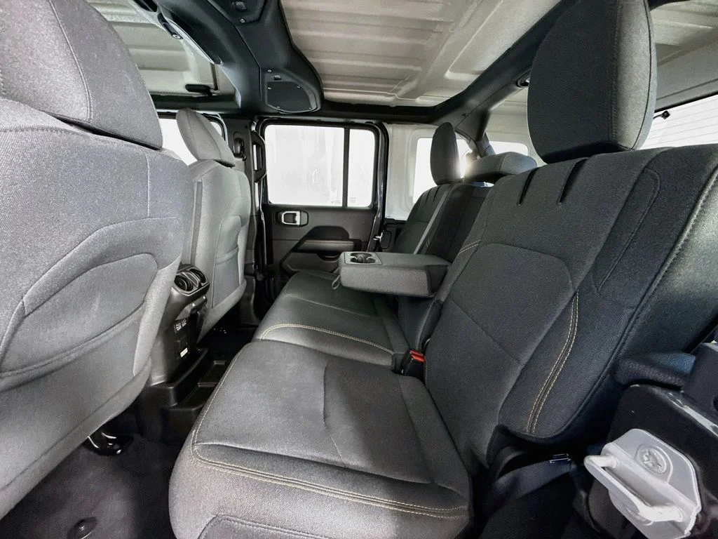 Used 2025 Gray Jeep Sahara 4xe image 23