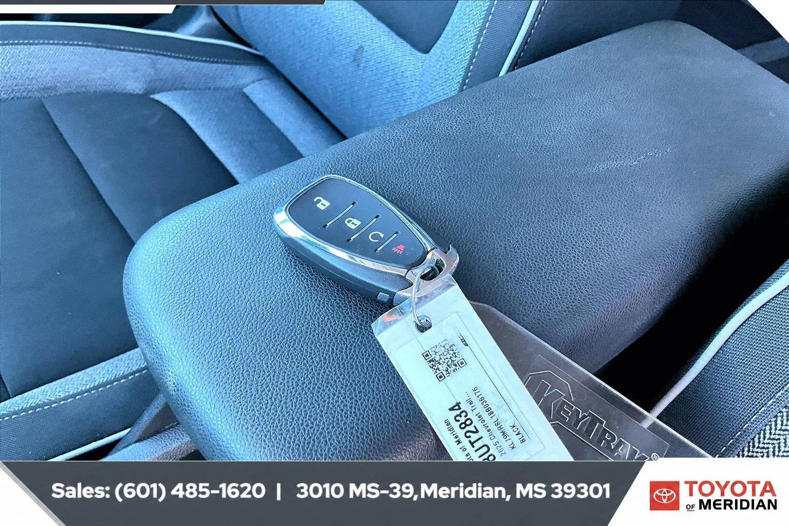 Used 2025 Mosaic Black Metallic Chevrolet LT image 9