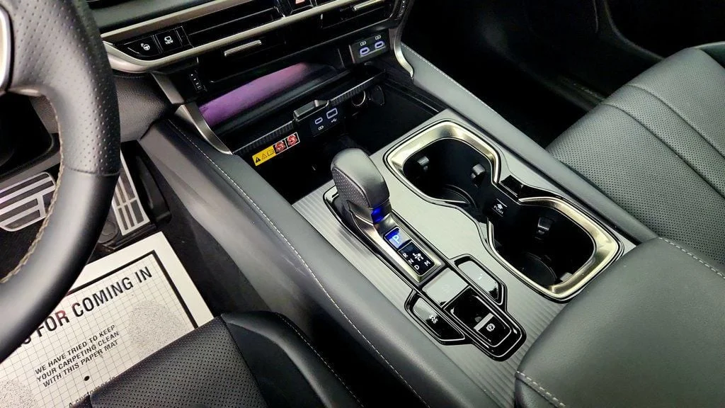 Used 2025 Copper Crest Lexus RX 500h F SPORT Performance AWD w/ Convenience Pkg image 17