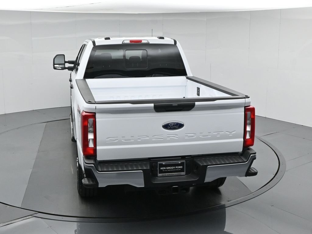 New 2026 Oxford White Ford XLT image 40