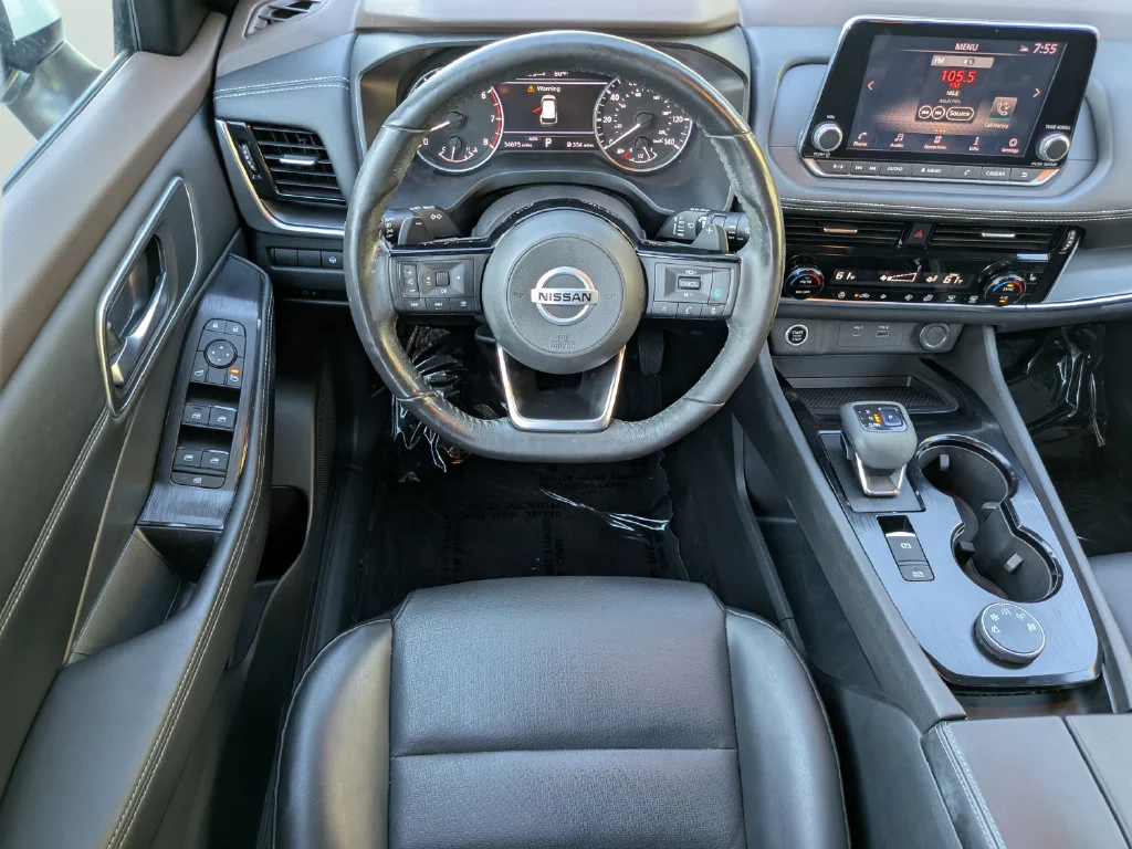 Used 2021 White Nissan SV image 15