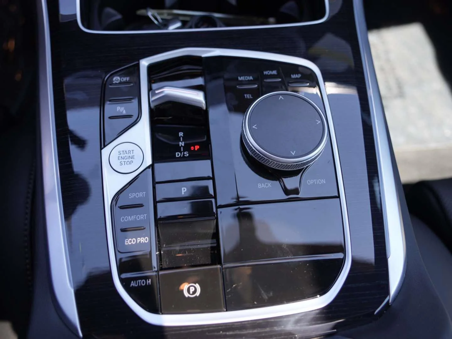 New 2026 Alpine White BMW sDrive40i image 22