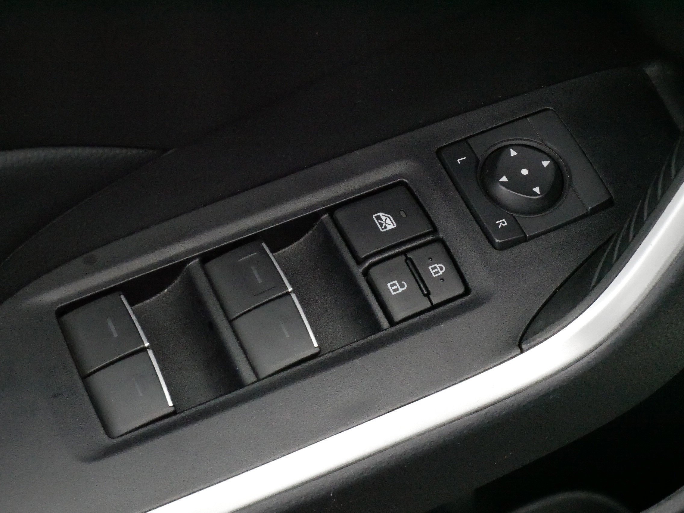 Used 2024 Ice Cap Toyota XLE image 19