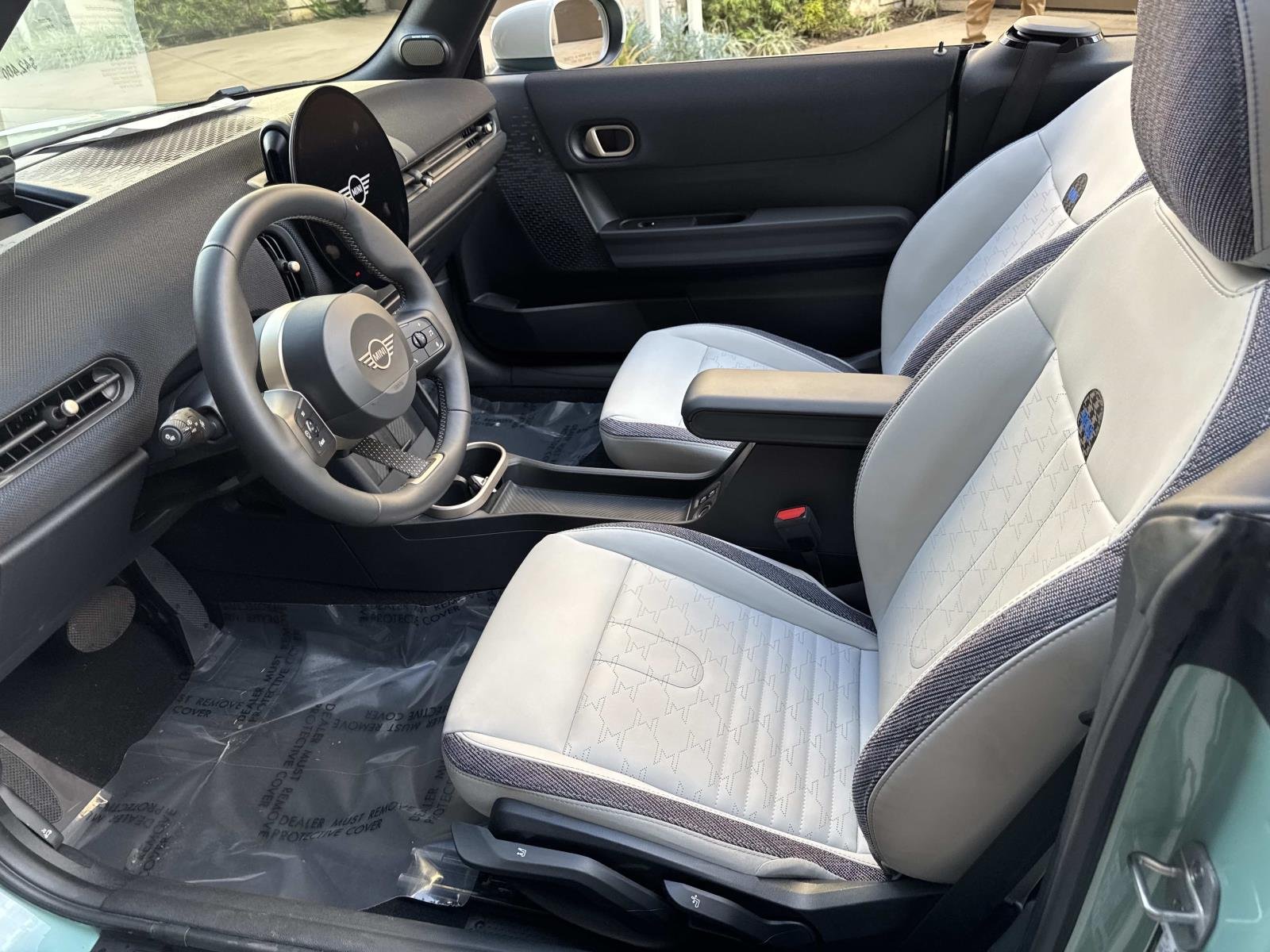 2025 MINI Convertible S - Photo 8
