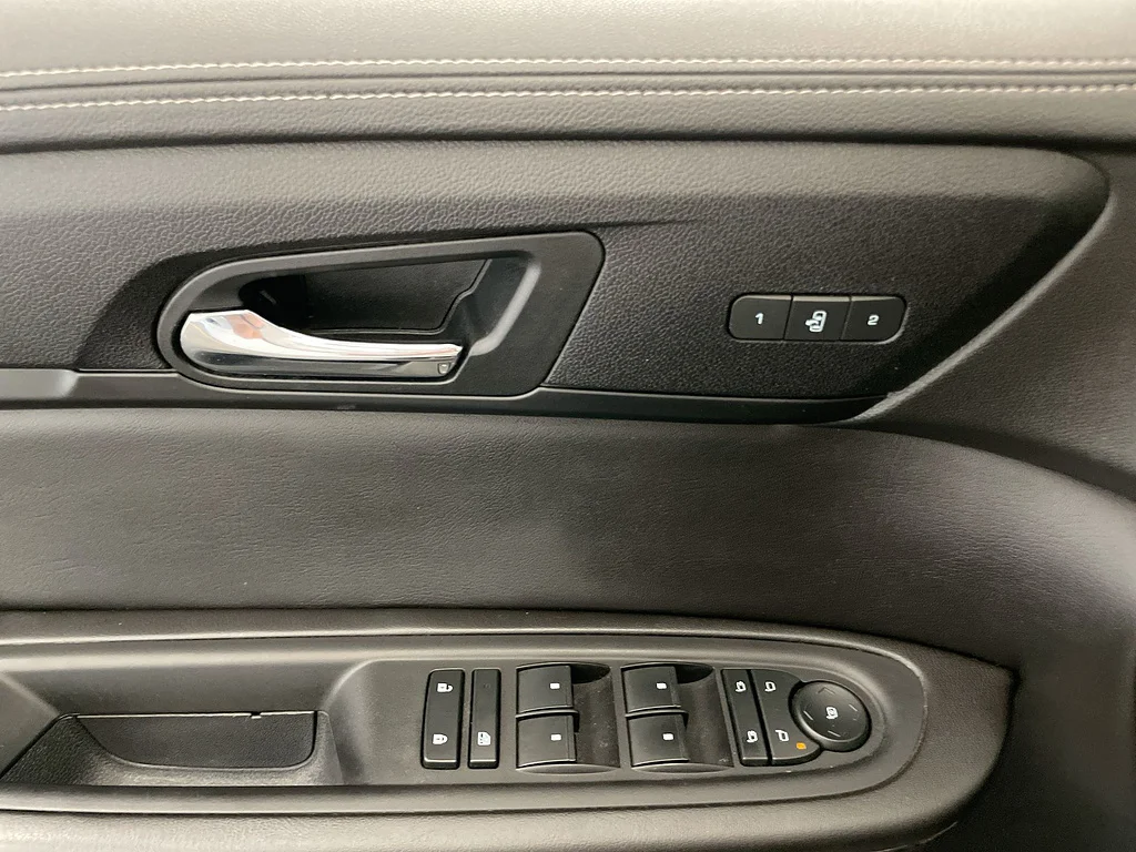 Used 2017 Tungsten Metallic Chevrolet Premier image 22