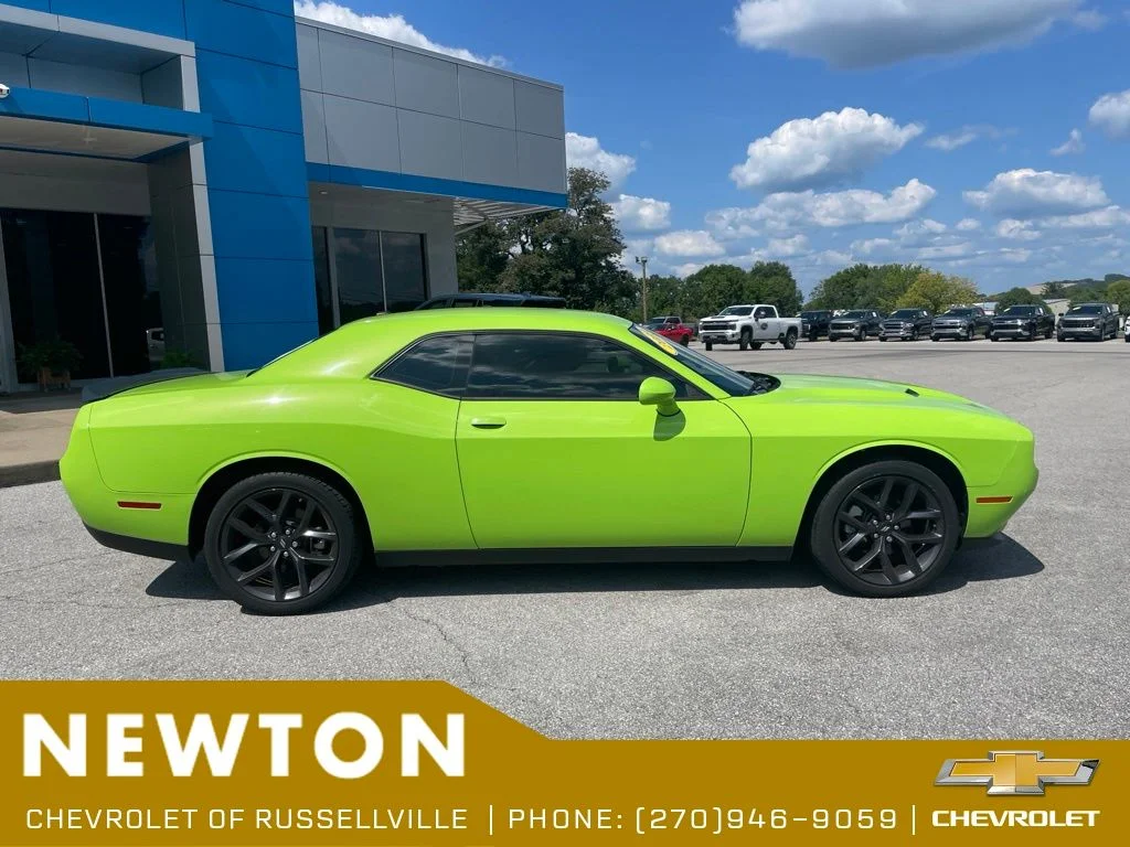 Used 2023 Sublime Metallic Dodge SXT image 31