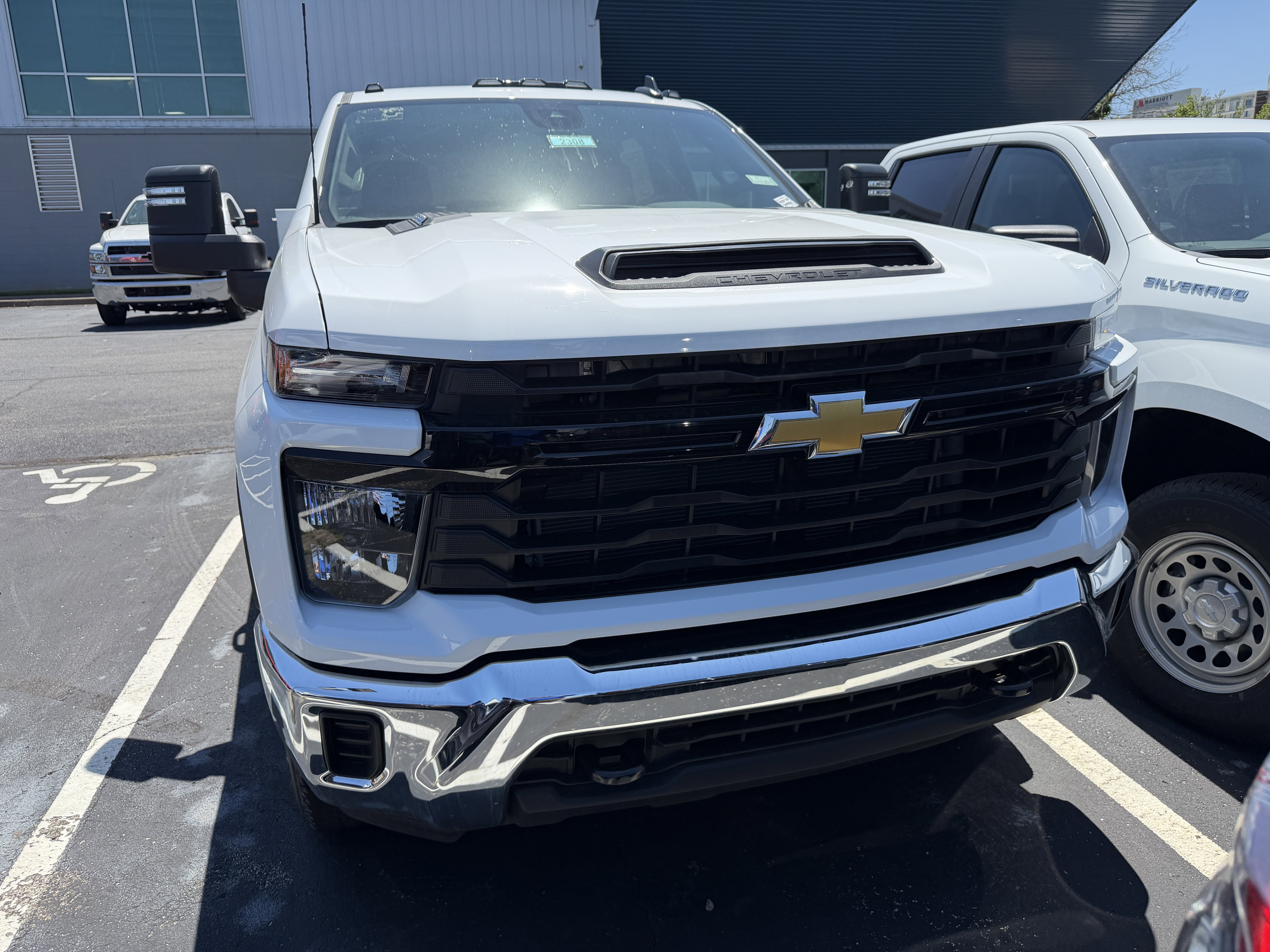 New 2026 Summit White Chevrolet WT image 3